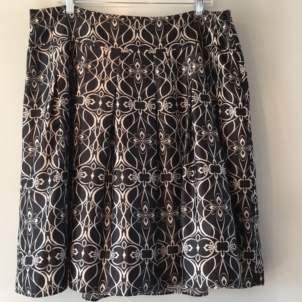 Black and beige skirt